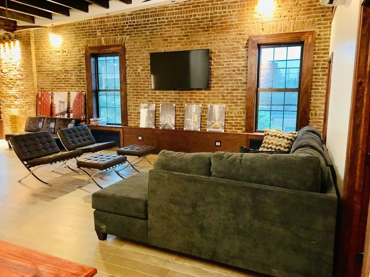 Lavish Totally Renovated Loft Apartment! New York Apartmán